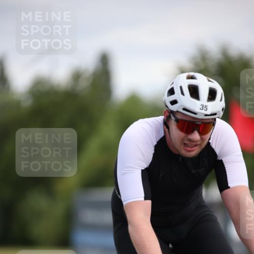 16.06.2024 - 26. Vierlanden-Triathlon Jannik Wohlers http://msf.ph/oto/6286554 16.06.2024 11:29:04 Radfahren 35, 102, 343, 588, 605 meine-sportfotos.de