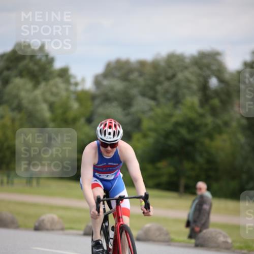 16.06.2024 - 26. Vierlanden-Triathlon Jannik Wohlers http://msf.ph/oto/6286606 16.06.2024 11:29:07 Radfahren 35, 102, 238, 588, 605 meine-sportfotos.de