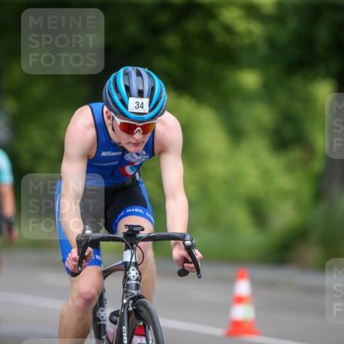 16.06.2024 - 7 Türme Triathlon Fuchs,  Jonas http://msf.ph/oto/6286699 16.06.2024 11:44:49 Radfahren 34, 247, 249 meine-sportfotos.de