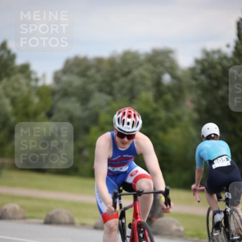 16.06.2024 - 26. Vierlanden-Triathlon Jannik Wohlers http://msf.ph/oto/6286718 16.06.2024 11:29:07 Radfahren 35, 102, 238, 588, 605 meine-sportfotos.de
