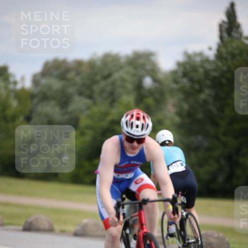16.06.2024 - 26. Vierlanden-Triathlon Jannik Wohlers http://msf.ph/oto/6286735 16.06.2024 11:29:07 Radfahren 35, 102, 238, 588, 605 meine-sportfotos.de