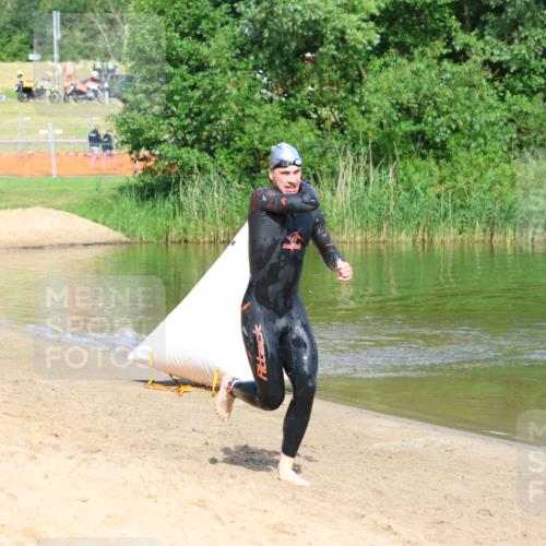 16.06.2024 - 26. Vierlanden-Triathlon Strokosch-Dieckow http://msf.ph/oto/6286768 16.06.2024 09:32:15 Schwimmen 62, 62 meine-sportfotos.de