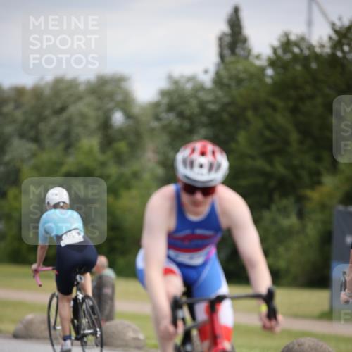 16.06.2024 - 26. Vierlanden-Triathlon Jannik Wohlers http://msf.ph/oto/6286774 16.06.2024 11:29:08 Radfahren 35, 102, 238, 588, 605 meine-sportfotos.de