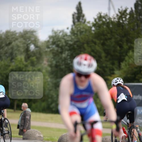 16.06.2024 - 26. Vierlanden-Triathlon Jannik Wohlers http://msf.ph/oto/6286792 16.06.2024 11:29:08 Radfahren 35, 102, 238, 588, 605 meine-sportfotos.de