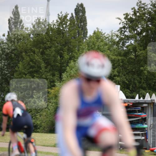 16.06.2024 - 26. Vierlanden-Triathlon Jannik Wohlers http://msf.ph/oto/6286840 16.06.2024 11:29:08 Radfahren 35, 102, 238, 588, 605 meine-sportfotos.de