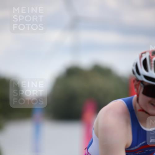 16.06.2024 - 26. Vierlanden-Triathlon Jannik Wohlers http://msf.ph/oto/6287021 16.06.2024 11:29:08 Radfahren 35, 102, 238, 588, 605 meine-sportfotos.de