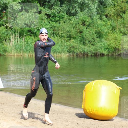 16.06.2024 - 26. Vierlanden-Triathlon Strokosch-Dieckow http://msf.ph/oto/6287067 16.06.2024 09:32:15 Schwimmen 62, 62 meine-sportfotos.de