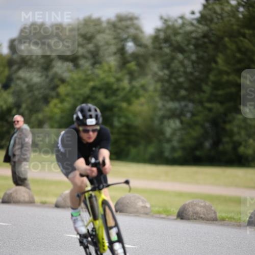 16.06.2024 - 26. Vierlanden-Triathlon Jannik Wohlers http://msf.ph/oto/6287123 16.06.2024 11:29:32 Radfahren 197, 598 meine-sportfotos.de