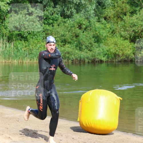 16.06.2024 - 26. Vierlanden-Triathlon Strokosch-Dieckow http://msf.ph/oto/6287130 16.06.2024 09:32:15 Schwimmen 62, 62 meine-sportfotos.de
