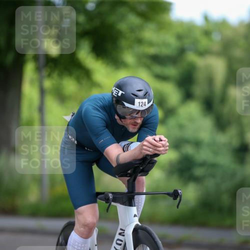 16.06.2024 - 7 Türme Triathlon Fuchs,  Jonas http://msf.ph/oto/6287250 16.06.2024 10:28:57 Radfahren 124 meine-sportfotos.de