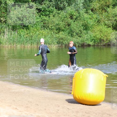 16.06.2024 - 26. Vierlanden-Triathlon Strokosch-Dieckow http://msf.ph/oto/6287335 16.06.2024 09:32:25 Schwimmen 62, 62 meine-sportfotos.de