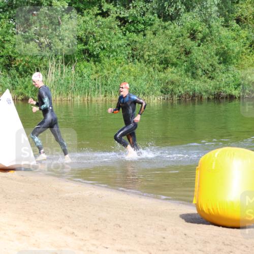 16.06.2024 - 26. Vierlanden-Triathlon Strokosch-Dieckow http://msf.ph/oto/6287787 16.06.2024 09:32:26 Schwimmen 62, 62 meine-sportfotos.de