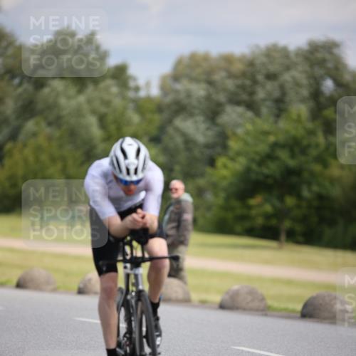 16.06.2024 - 26. Vierlanden-Triathlon Jannik Wohlers http://msf.ph/oto/6287901 16.06.2024 11:29:42 Radfahren 82, 97, 272, 476 meine-sportfotos.de
