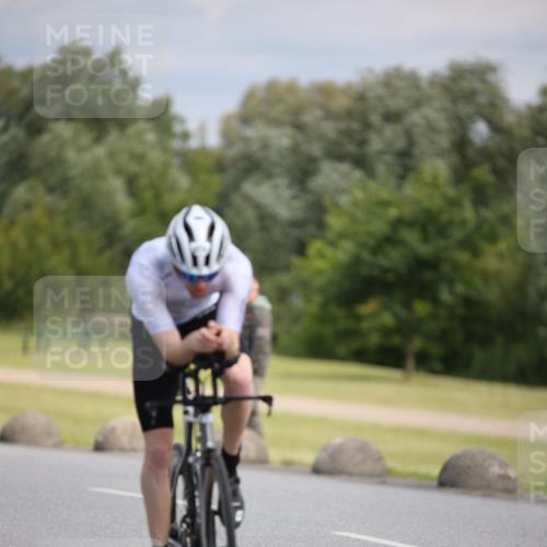 16.06.2024 - 26. Vierlanden-Triathlon Jannik Wohlers http://msf.ph/oto/6287906 16.06.2024 11:29:42 Radfahren 82, 97, 272, 476 meine-sportfotos.de