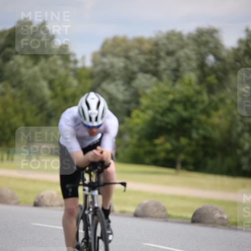 16.06.2024 - 26. Vierlanden-Triathlon Jannik Wohlers http://msf.ph/oto/6287911 16.06.2024 11:29:42 Radfahren 82, 97, 272, 476 meine-sportfotos.de