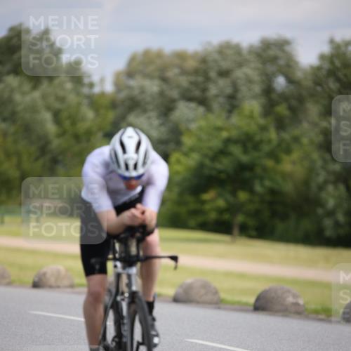 16.06.2024 - 26. Vierlanden-Triathlon Jannik Wohlers http://msf.ph/oto/6287916 16.06.2024 11:29:42 Radfahren 82, 97, 272, 476 meine-sportfotos.de