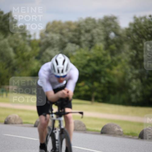 16.06.2024 - 26. Vierlanden-Triathlon Jannik Wohlers http://msf.ph/oto/6287930 16.06.2024 11:29:42 Radfahren 82, 97, 272, 476 meine-sportfotos.de
