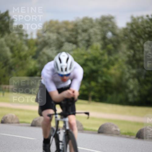 16.06.2024 - 26. Vierlanden-Triathlon Jannik Wohlers http://msf.ph/oto/6287936 16.06.2024 11:29:42 Radfahren 82, 97, 272, 476 meine-sportfotos.de