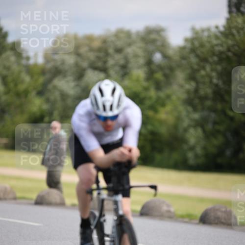 16.06.2024 - 26. Vierlanden-Triathlon Jannik Wohlers http://msf.ph/oto/6287951 16.06.2024 11:29:42 Radfahren 82, 97, 272, 476 meine-sportfotos.de