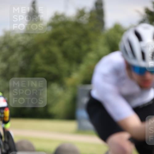 16.06.2024 - 26. Vierlanden-Triathlon Jannik Wohlers http://msf.ph/oto/6288029 16.06.2024 11:29:43 Radfahren 82, 97, 122, 272, 476 meine-sportfotos.de