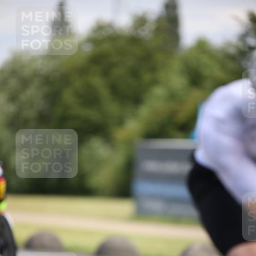 16.06.2024 - 26. Vierlanden-Triathlon Jannik Wohlers http://msf.ph/oto/6288034 16.06.2024 11:29:43 Radfahren 82, 97, 122, 272, 476 meine-sportfotos.de
