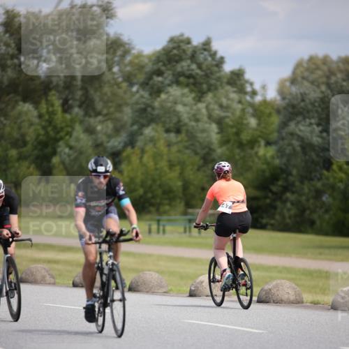 16.06.2024 - 26. Vierlanden-Triathlon Jannik Wohlers http://msf.ph/oto/6288335 16.06.2024 11:30:02 Radfahren 56, 202, 212, 433, 498, 527, 547, 565 meine-sportfotos.de