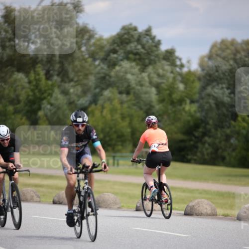 16.06.2024 - 26. Vierlanden-Triathlon Jannik Wohlers http://msf.ph/oto/6288338 16.06.2024 11:30:02 Radfahren 56, 202, 212, 433, 498, 527, 547, 565 meine-sportfotos.de