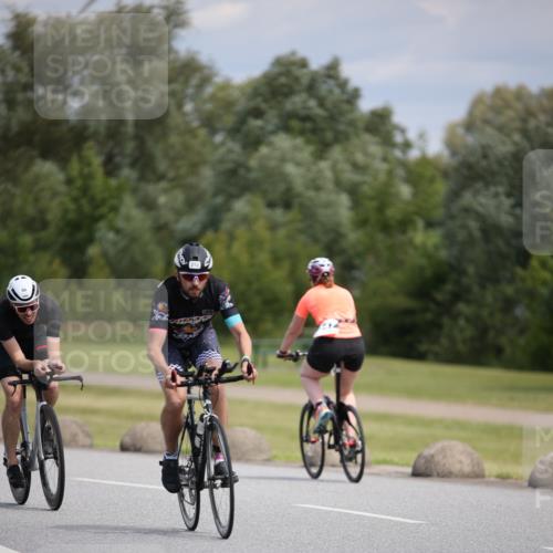 16.06.2024 - 26. Vierlanden-Triathlon Jannik Wohlers http://msf.ph/oto/6288389 16.06.2024 11:30:02 Radfahren 56, 202, 212, 433, 498, 527, 547, 565 meine-sportfotos.de