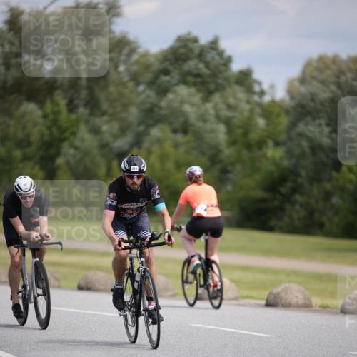 16.06.2024 - 26. Vierlanden-Triathlon Jannik Wohlers http://msf.ph/oto/6288403 16.06.2024 11:30:02 Radfahren 56, 202, 212, 433, 498, 527, 547, 565 meine-sportfotos.de