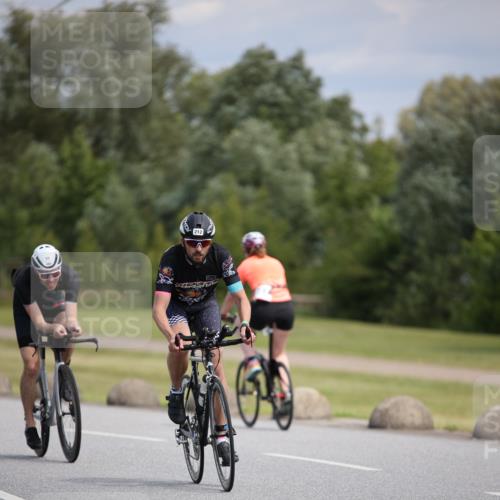 16.06.2024 - 26. Vierlanden-Triathlon Jannik Wohlers http://msf.ph/oto/6288416 16.06.2024 11:30:02 Radfahren 56, 202, 212, 433, 498, 527, 547, 565 meine-sportfotos.de