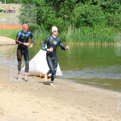 16.06.2024 - 26. Vierlanden-Triathlon Strokosch-Dieckow http://msf.ph/oto/6288450 16.06.2024 09:32:29 Schwimmen 62, 62 meine-sportfotos.de