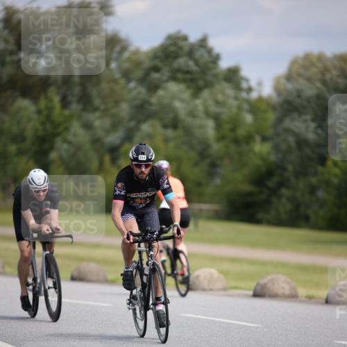 16.06.2024 - 26. Vierlanden-Triathlon Jannik Wohlers http://msf.ph/oto/6288457 16.06.2024 11:30:02 Radfahren 56, 202, 212, 433, 498, 527, 547, 565 meine-sportfotos.de