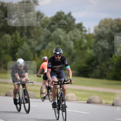 16.06.2024 - 26. Vierlanden-Triathlon Jannik Wohlers http://msf.ph/oto/6288487 16.06.2024 11:30:03 Radfahren 56, 202, 212, 433, 498, 527, 547, 565 meine-sportfotos.de