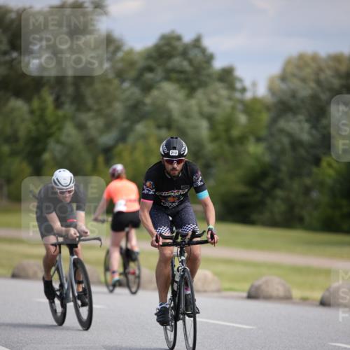 16.06.2024 - 26. Vierlanden-Triathlon Jannik Wohlers http://msf.ph/oto/6288493 16.06.2024 11:30:03 Radfahren 56, 202, 212, 433, 498, 527, 547, 565 meine-sportfotos.de