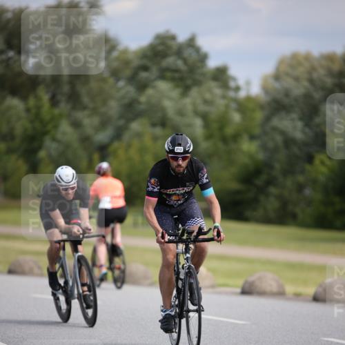 16.06.2024 - 26. Vierlanden-Triathlon Jannik Wohlers http://msf.ph/oto/6288499 16.06.2024 11:30:03 Radfahren 56, 202, 212, 433, 498, 527, 547, 565 meine-sportfotos.de