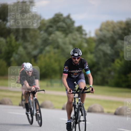 16.06.2024 - 26. Vierlanden-Triathlon Jannik Wohlers http://msf.ph/oto/6288527 16.06.2024 11:30:03 Radfahren 56, 202, 212, 433, 498, 527, 547, 565 meine-sportfotos.de