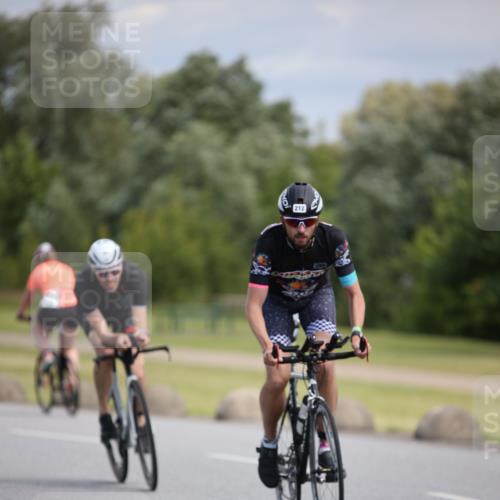 16.06.2024 - 26. Vierlanden-Triathlon Jannik Wohlers http://msf.ph/oto/6288536 16.06.2024 11:30:03 Radfahren 56, 202, 212, 433, 498, 527, 547, 565 meine-sportfotos.de