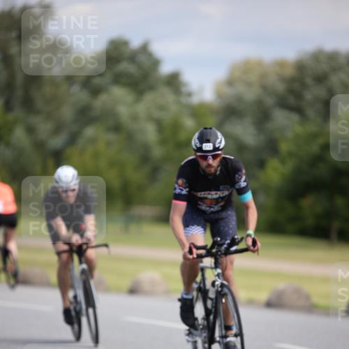 16.06.2024 - 26. Vierlanden-Triathlon Jannik Wohlers http://msf.ph/oto/6288546 16.06.2024 11:30:03 Radfahren 56, 202, 212, 433, 498, 527, 547, 565 meine-sportfotos.de