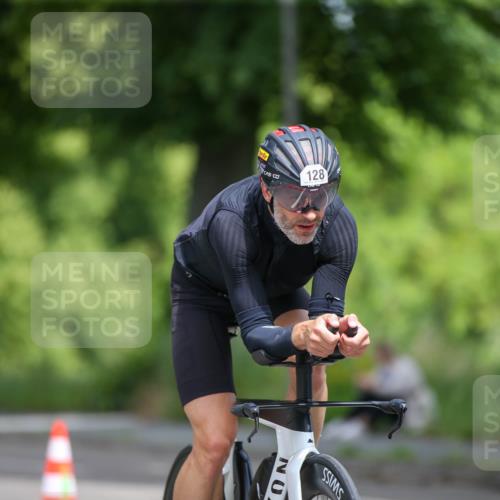 16.06.2024 - 7 Türme Triathlon Fuchs,  Jonas http://msf.ph/oto/6288560 16.06.2024 11:49:49 Radfahren 128 meine-sportfotos.de