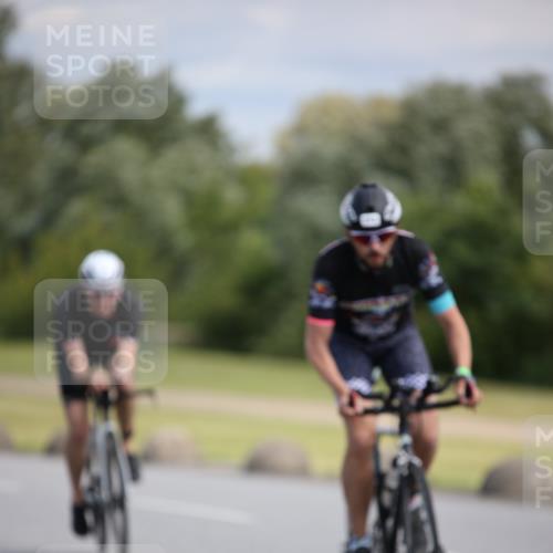 16.06.2024 - 26. Vierlanden-Triathlon Jannik Wohlers http://msf.ph/oto/6288576 16.06.2024 11:30:03 Radfahren 56, 202, 212, 433, 498, 527, 547, 565 meine-sportfotos.de
