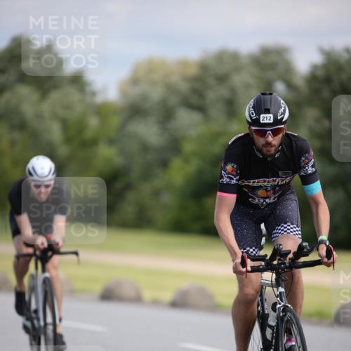 16.06.2024 - 26. Vierlanden-Triathlon Jannik Wohlers http://msf.ph/oto/6288681 16.06.2024 11:30:03 Radfahren 56, 202, 212, 433, 498, 527, 547, 565 meine-sportfotos.de