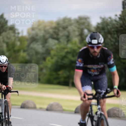 16.06.2024 - 26. Vierlanden-Triathlon Jannik Wohlers http://msf.ph/oto/6288698 16.06.2024 11:30:04 Radfahren 56, 202, 205, 212, 433, 498, 527, 547, 565 meine-sportfotos.de