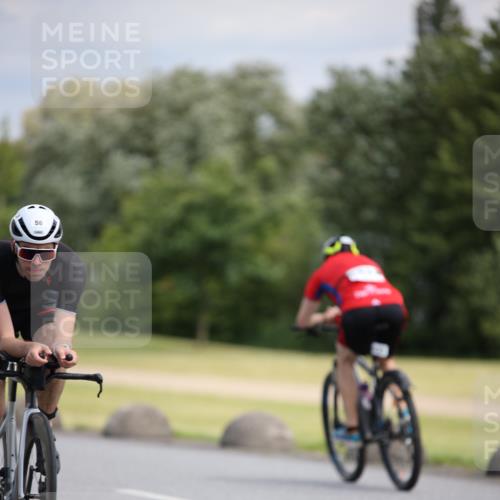16.06.2024 - 26. Vierlanden-Triathlon Jannik Wohlers http://msf.ph/oto/6288792 16.06.2024 11:30:04 Radfahren 56, 202, 205, 212, 433, 498, 527, 547, 565 meine-sportfotos.de