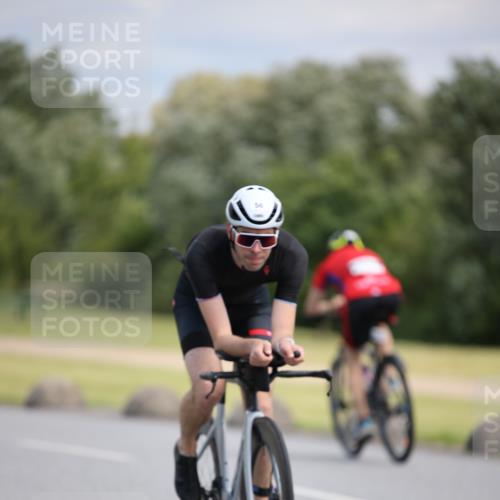 16.06.2024 - 26. Vierlanden-Triathlon Jannik Wohlers http://msf.ph/oto/6288838 16.06.2024 11:30:04 Radfahren 56, 202, 205, 212, 433, 498, 527, 547, 565 meine-sportfotos.de