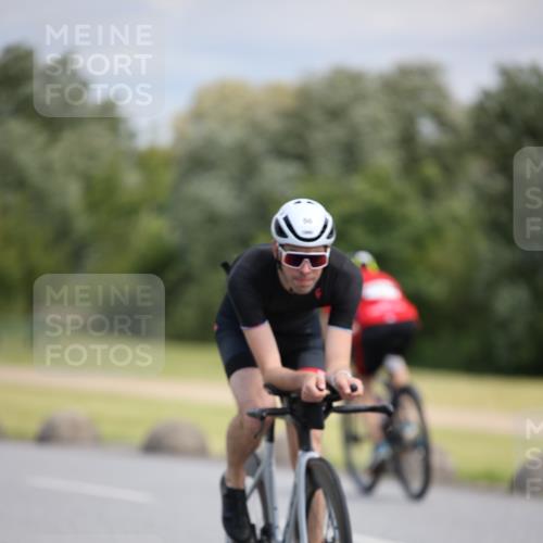 16.06.2024 - 26. Vierlanden-Triathlon Jannik Wohlers http://msf.ph/oto/6288846 16.06.2024 11:30:04 Radfahren 56, 202, 205, 212, 433, 498, 527, 547, 565 meine-sportfotos.de