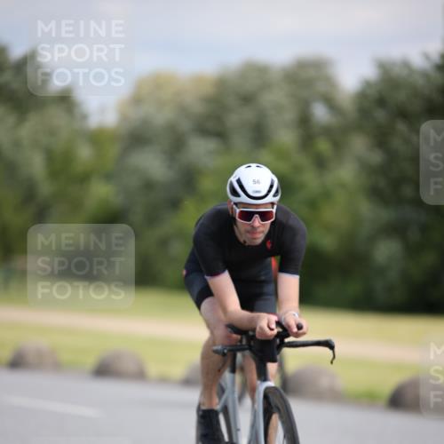 16.06.2024 - 26. Vierlanden-Triathlon Jannik Wohlers http://msf.ph/oto/6288865 16.06.2024 11:30:04 Radfahren 56, 202, 205, 212, 433, 498, 527, 547, 565 meine-sportfotos.de