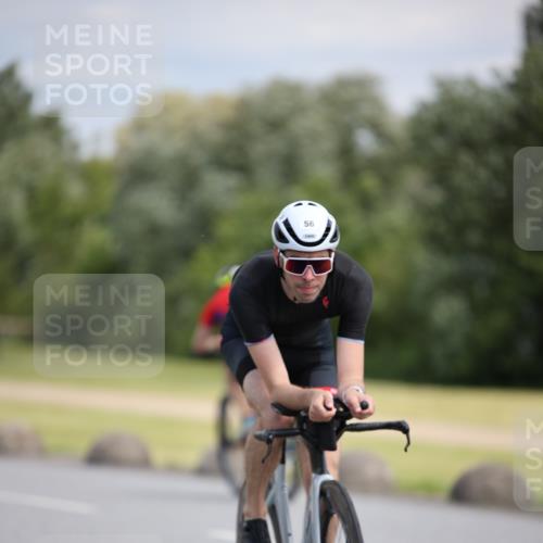 16.06.2024 - 26. Vierlanden-Triathlon Jannik Wohlers http://msf.ph/oto/6288875 16.06.2024 11:30:04 Radfahren 56, 202, 205, 212, 433, 498, 527, 547, 565 meine-sportfotos.de