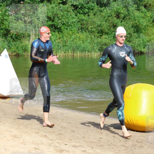 16.06.2024 - 26. Vierlanden-Triathlon Strokosch-Dieckow http://msf.ph/oto/6289059 16.06.2024 09:32:30 Schwimmen  meine-sportfotos.de