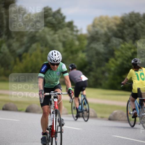 16.06.2024 - 26. Vierlanden-Triathlon Jannik Wohlers http://msf.ph/oto/6289238 16.06.2024 11:30:06 Radfahren 19, 56, 202, 205, 212, 289, 433, 527, 547, 565 meine-sportfotos.de