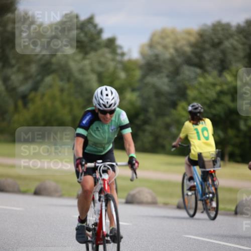 16.06.2024 - 26. Vierlanden-Triathlon Jannik Wohlers http://msf.ph/oto/6289262 16.06.2024 11:30:06 Radfahren 19, 56, 202, 205, 212, 289, 433, 527, 547, 565 meine-sportfotos.de